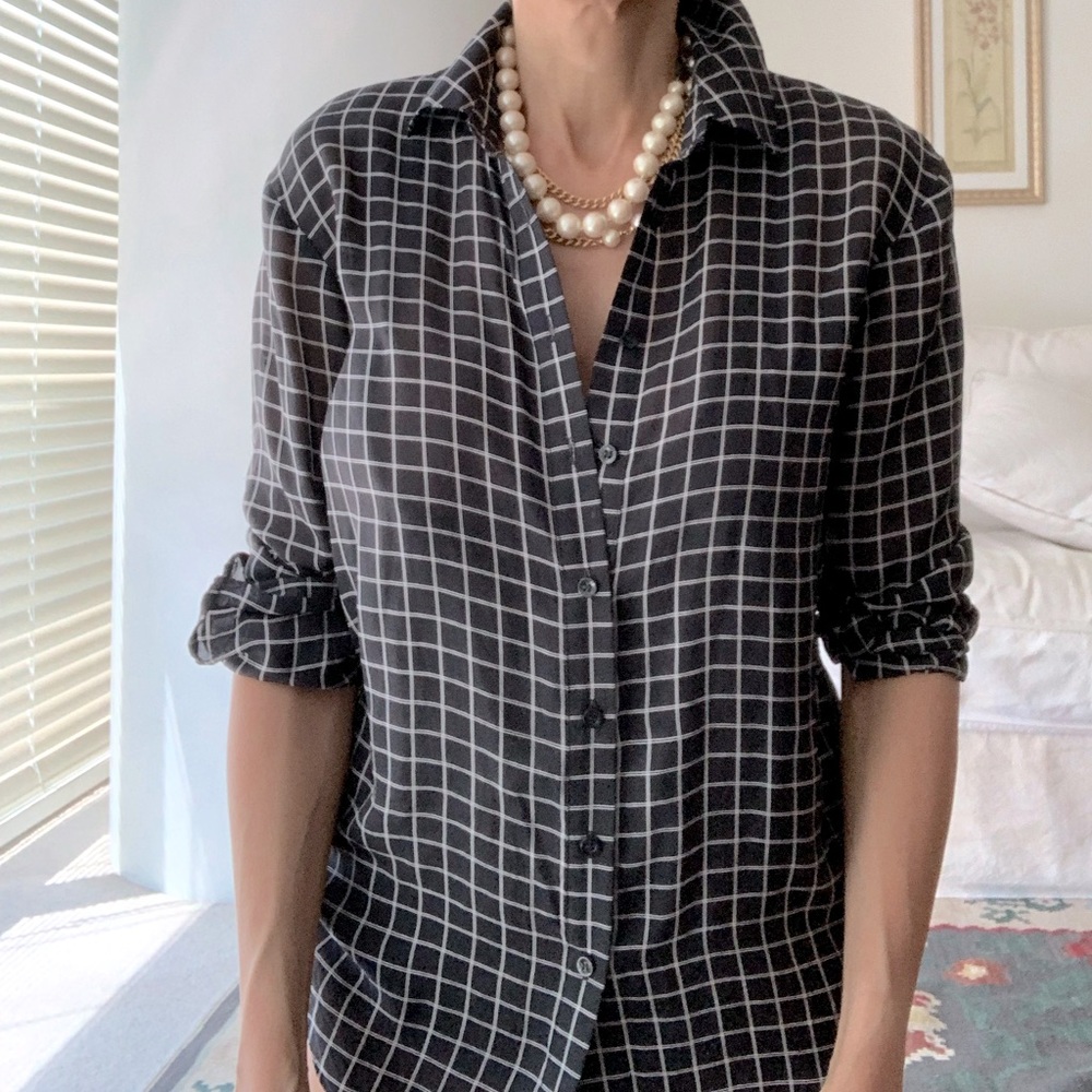 Club Monaco Silk Shirt.  Size XS - Picture 4 of 10